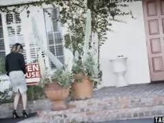 Real estate agent teen fucks the buyer during the open house